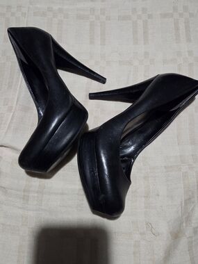 Guess Black Platform Stiletto Pumps